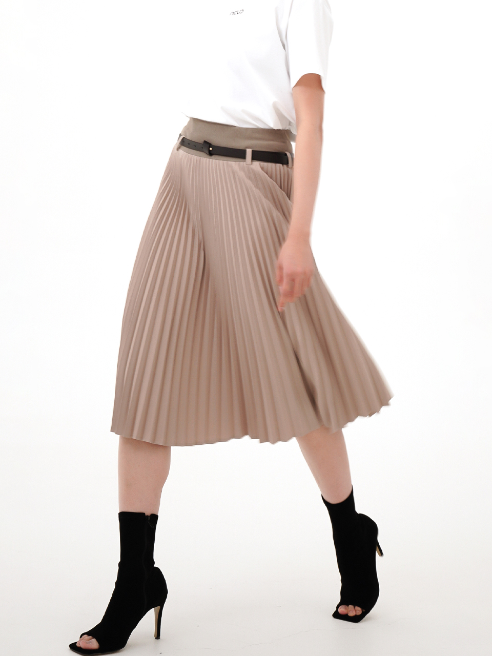 Bending Pleated Skirt _Beige