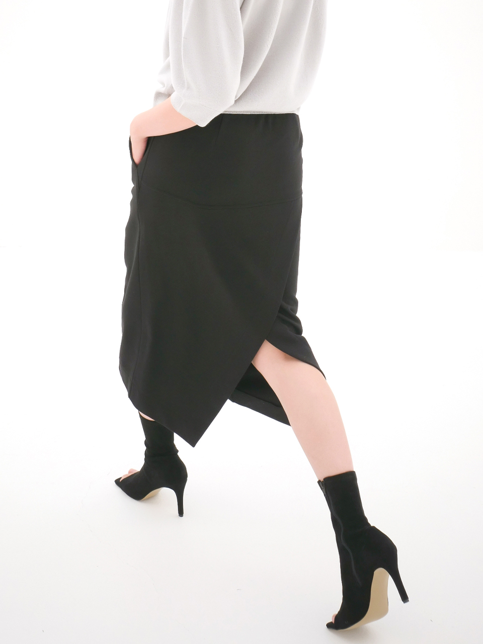 Bending Back Slit Skirt _Black